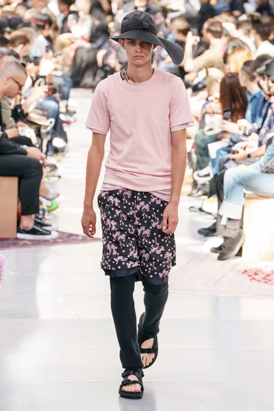 Look 49